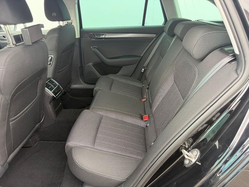 Škoda Superb (2023) 2.0 TDI 110kW DSG Style Plus - fotka 24 z 35