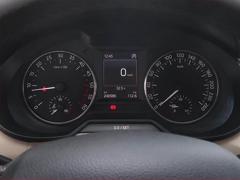 Škoda Octavia (2015) Elegance 1.6 TDI, Serv.kniha - fotka 11 z 16
