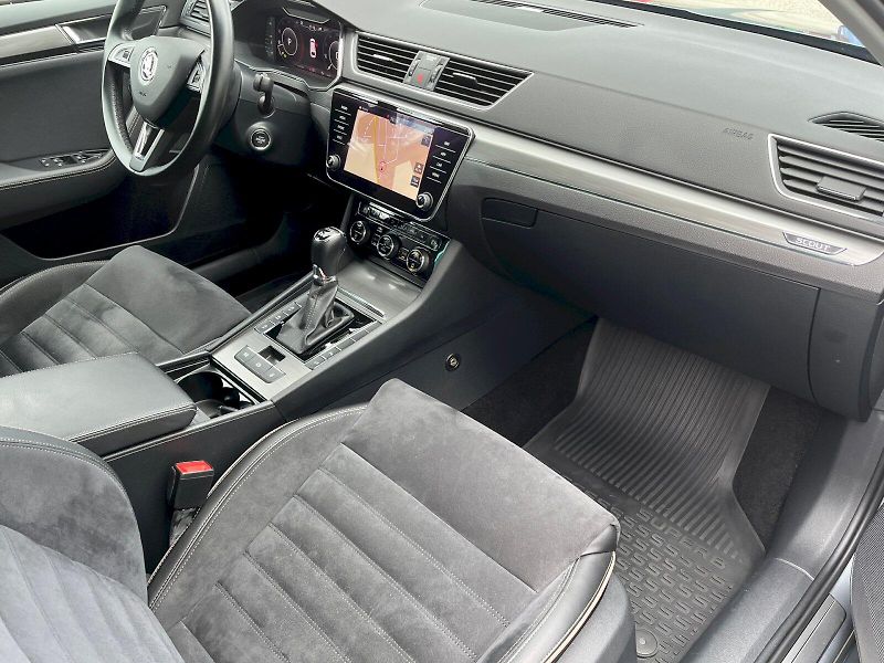 Škoda Superb (2019) 2.0 TDI 140kW Scout Combi 4x4 - fotka 17 z 29