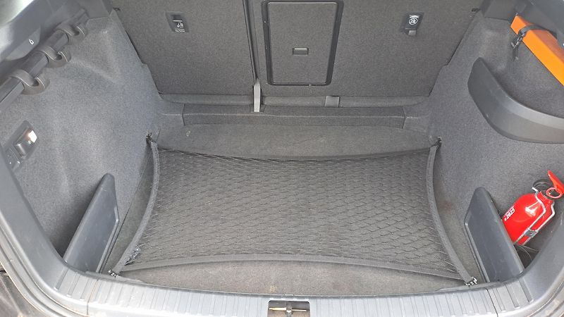 Škoda Karoq 1.6TDi Elegance NAVI - fotka 11 z 29