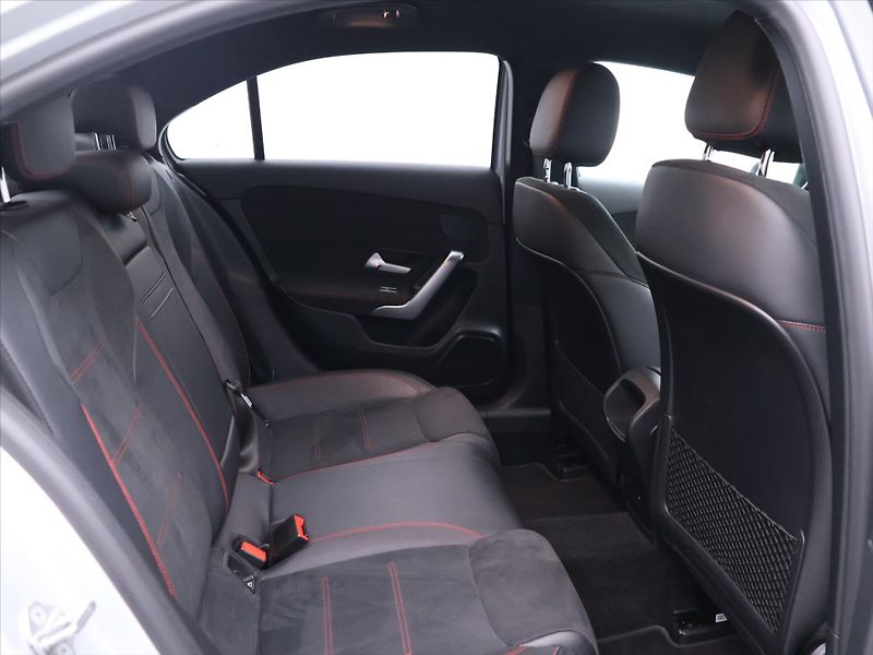 Mercedes-Benz Třídy A 1,3 A 250 e DCT 118kW CZ - fotka 15 z 34