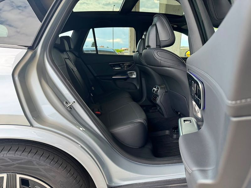 Mercedes-Benz GLC 450d 4MATIC - fotka 17 z 20