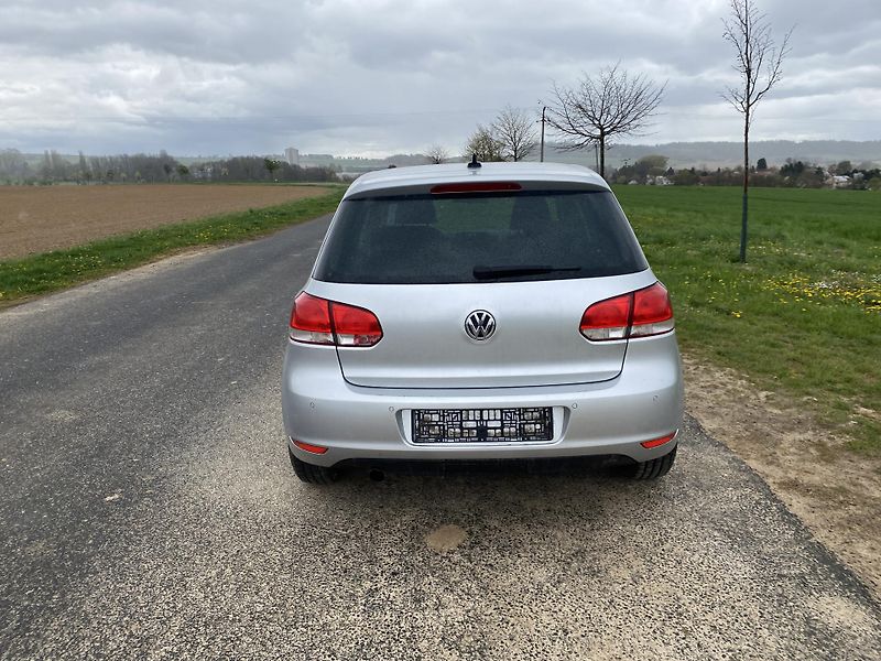 Volkswagen Golf (2011) Team 1.6tdi 77kw - fotka 6 z 18