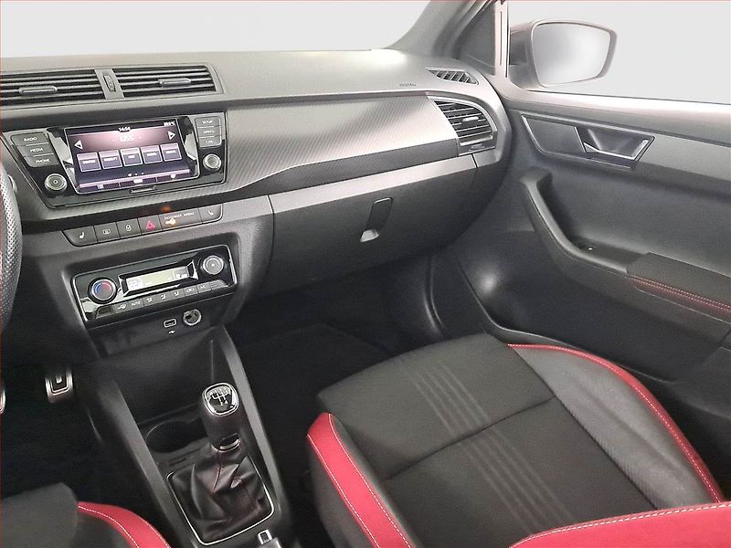 Škoda Fabia (2019) Monte Carlo 1.0 TSI, Tempomat - fotka 8 z 22