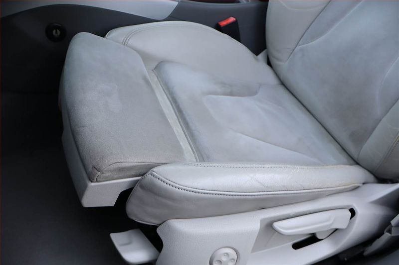 Audi A4 (2010) 2.0 TDI, Automat, Xenony - fotka 21 z 23