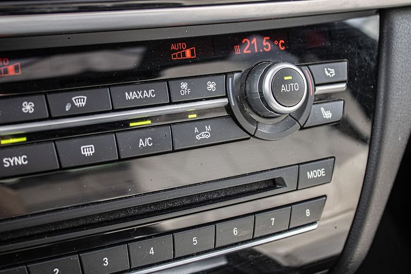 BMW X5 - fotka 26 z 42