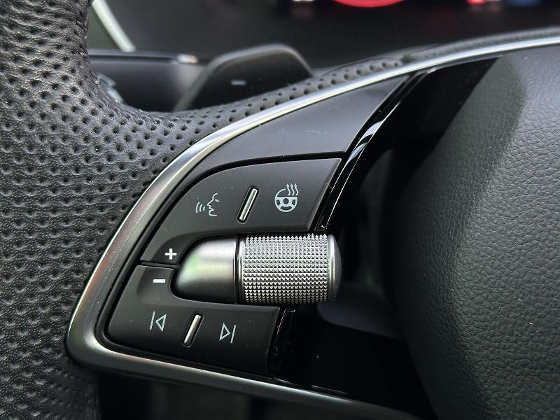 Škoda Octavia 2.0TSi 4x4 DSG Sportline Matri - fotka 19 z 49