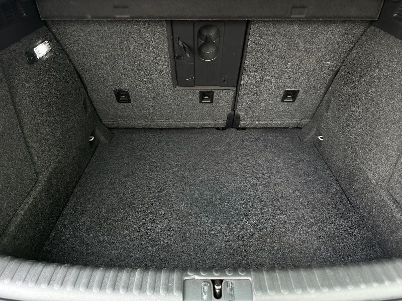 Volkswagen Tiguan 2.0TDi 4x4 R-Line 170PS Bi-Xen - fotka 28 z 28