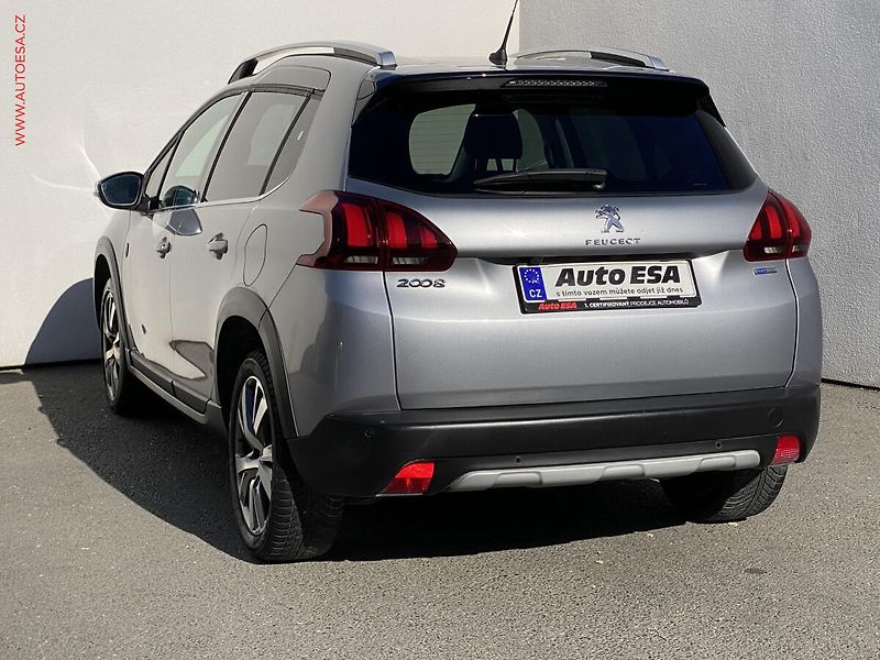 Peugeot 2008 (2017) 1.2 PT, Crossway, panor - fotka 6 z 17