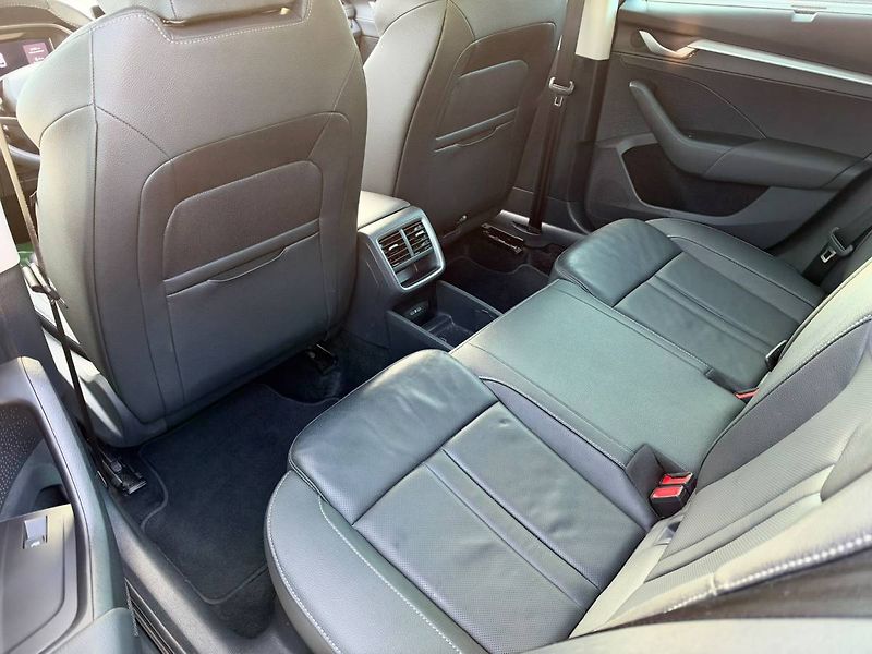 Škoda Octavia combi Exclusive Selection 1,5 - fotka 10 z 37