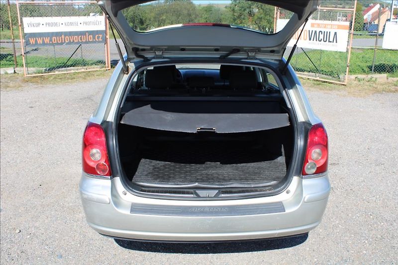 Toyota Avensis 2,2 D4-D  DIG.KLIMA, STK 4/27 - fotka 13 z 24