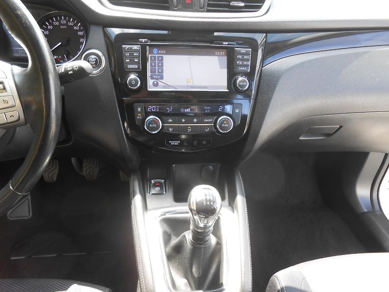 Nissan Qashqai 1.5DCi,LED,KAMERA,PANORAMA - fotka 31 z 49
