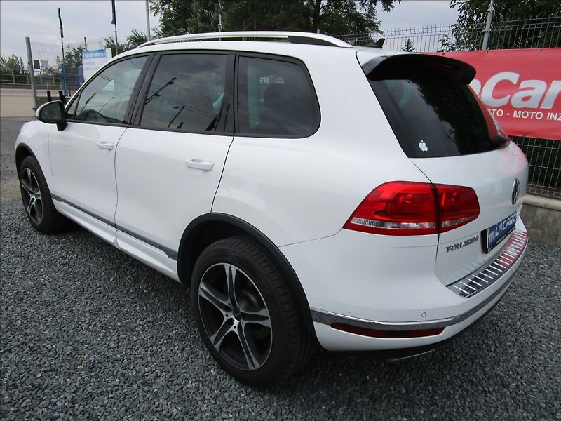 Volkswagen Touareg 3.0TDi V6  R-Line, 4x4, Bi-Xen - fotka 6 z 48