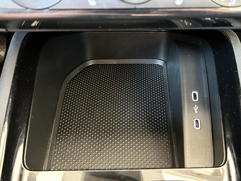 Škoda Kamiq 1.0 TSI Selection - fotka 18 z 28
