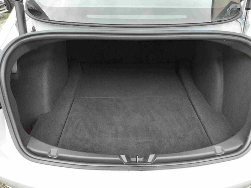 Tesla Model 3 AWD Long Range SOH-92% - fotka 13 z 17