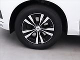 Volvo XC60 2,0 B4 145kW AWD Momentum CZ D - náhled 25