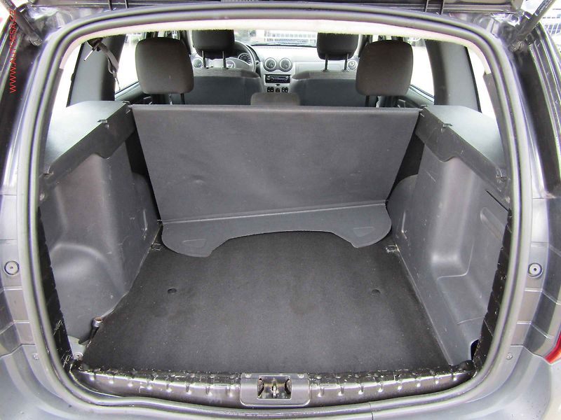 Dacia Duster (2011) 1.6i, ČR - fotka 8 z 16