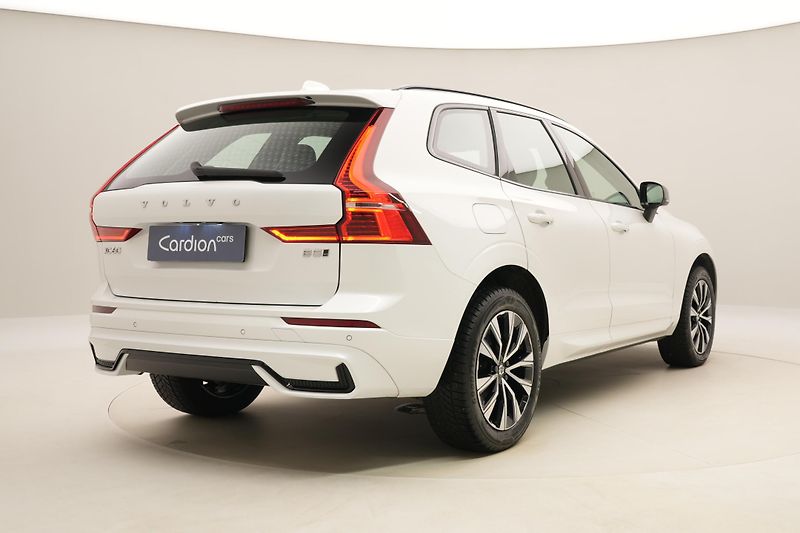 Volvo XC60 B5 AWD DARK PLUS AUT CZ - fotka 12 z 60