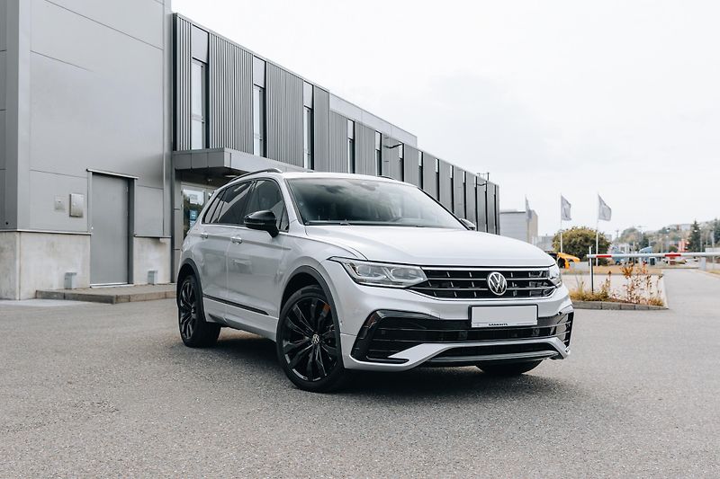 Volkswagen Tiguan (2022) R-Line, eHybrid, záruka, DPH - fotka 2 z 24