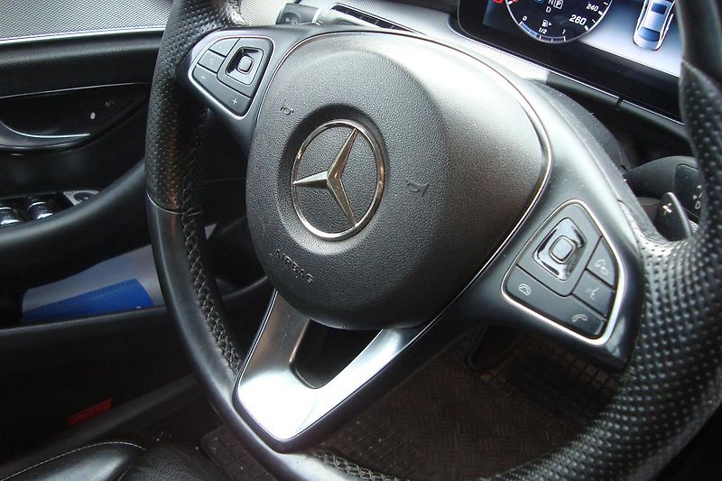 Mercedes-Benz Třídy E (2016) 220 CDi, ČR, Pravidelný servis - fotka 48 z 63