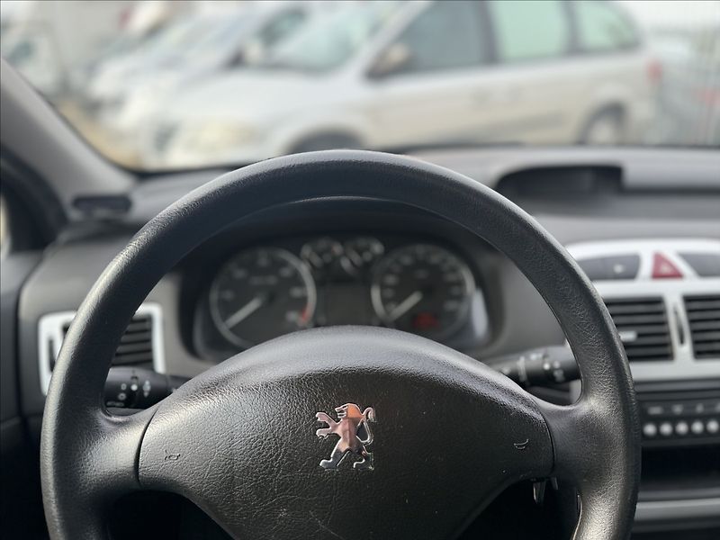 Peugeot 307 1,6 HDI DIGIKLIMA - fotka 10 z 22