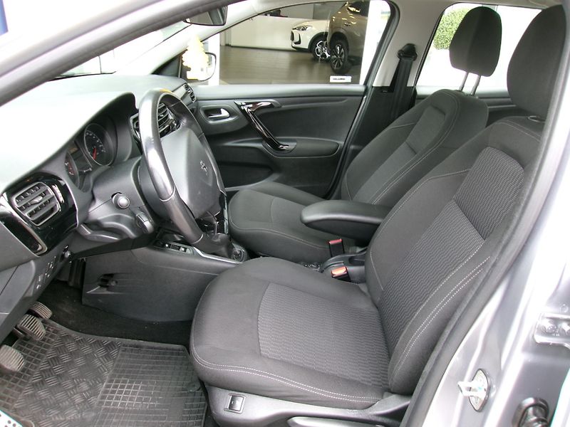 Peugeot 301 1.2 Puretech - fotka 10 z 22