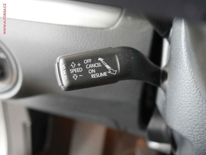 Volkswagen Sharan (2015) 2.0 TDi, Highline, bixen - fotka 12 z 21
