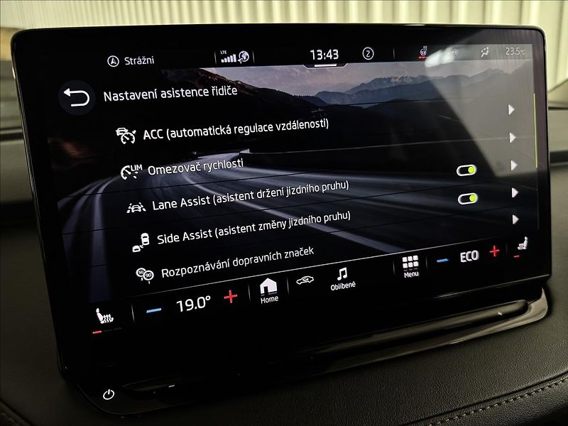 Škoda Enyaq IV80 DCC SUITE TAŽNÉ MATRIX - fotka 22 z 47