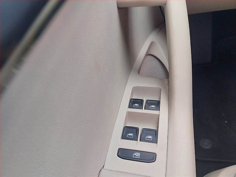 Škoda Octavia (2014) Elegance 1.4 TSI, Automat - fotka 12 z 15