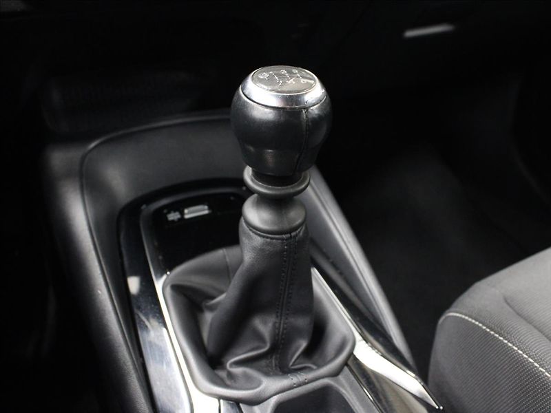 Toyota Corolla 1,2 Turbo, 1.majitel - fotka 23 z 34