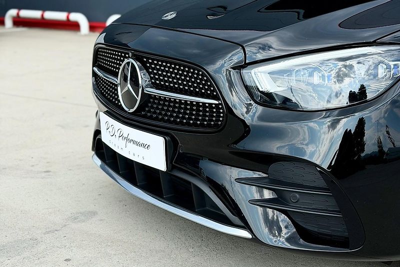Mercedes-Benz Třídy E (2020) E 220d 4Matic AMG Line - fotka 5 z 112