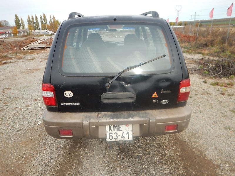 Kia Sportage 2.0 i, 4x4, TAŽNÉ - fotka 7 z 13