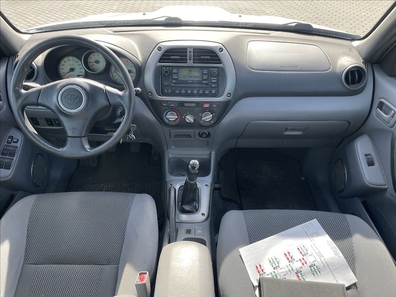 Toyota RAV4 2,0 D-4D 85kw Klima 4x4 po STK - fotka 11 z 23