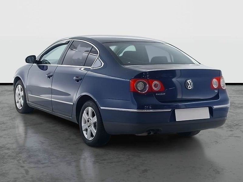 Volkswagen Passat (2006) Comfortline 1.9 TDI, po STK - fotka 4 z 18