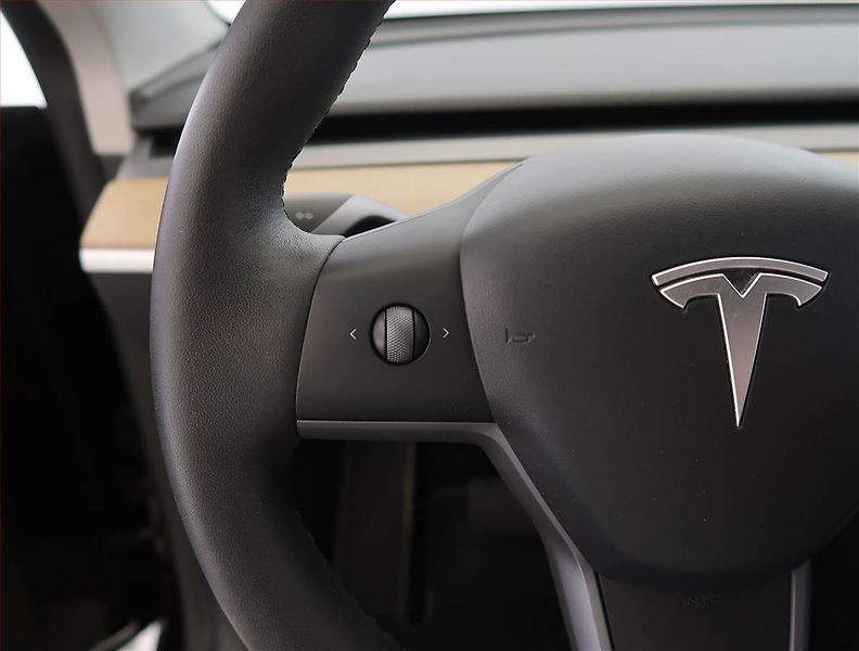 Tesla Model Y (2023) Long Range AWD 79kWh, SoH 91% - fotka 27 z 33