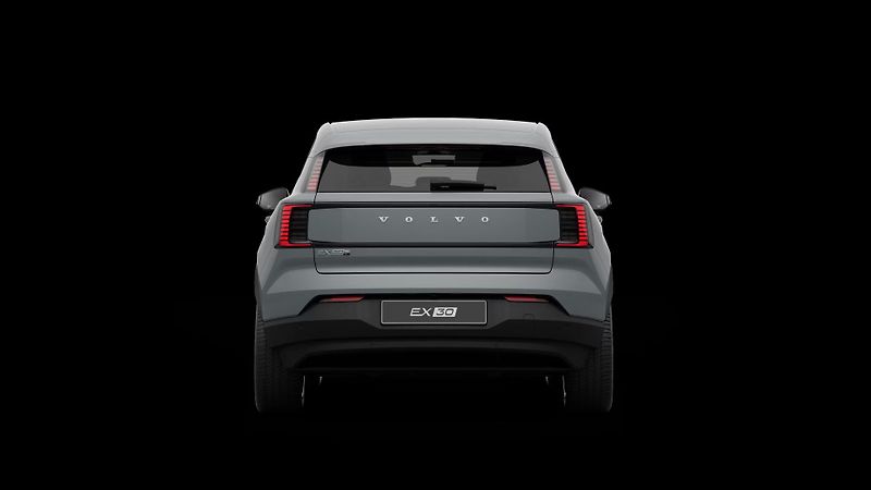 Volvo EX30 (2026) PLUS, P8 AWD electric, 315 kW - fotka 3 z 8