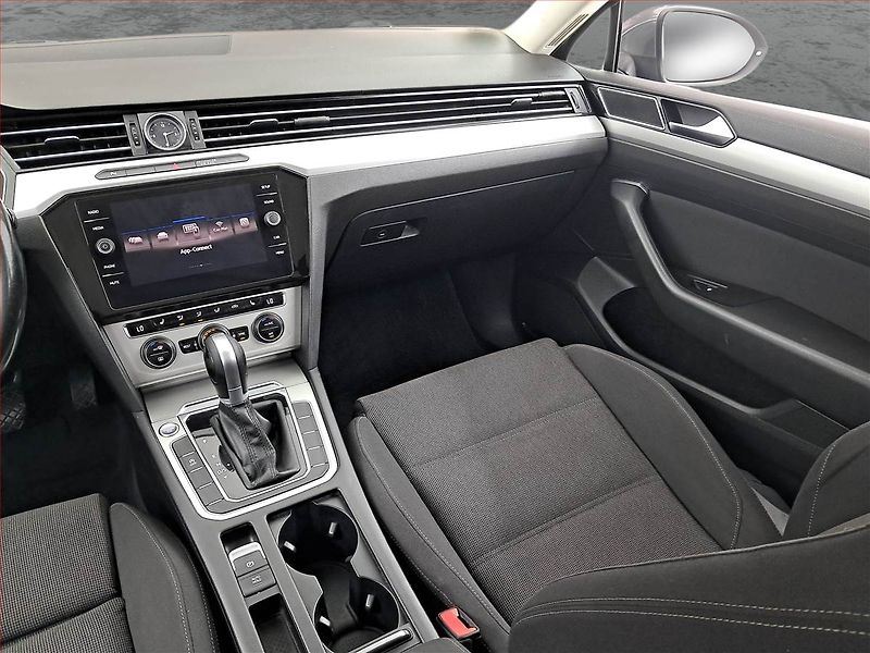 Volkswagen Passat (2017) 2.0 TDI, Automat, Tempomat - fotka 8 z 22