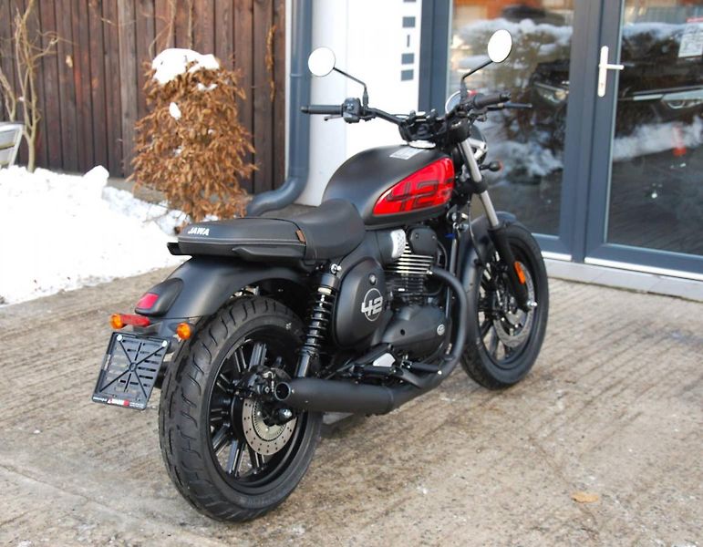 Jawa 42 (2026) 350 CL 42 - fotka 12 z 25