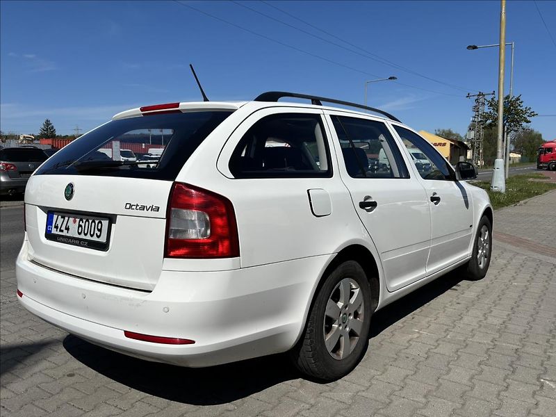 Škoda Octavia 1,2 TSI  Active - fotka 4 z 16