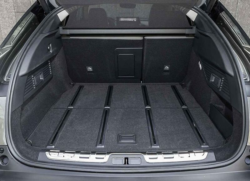 Auto je skvělé na delší rodinné výlety
