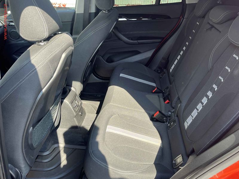 BMW X1 (2018) 2.0d sDrive18d, ČR, AT, navi - fotka 10 z 15