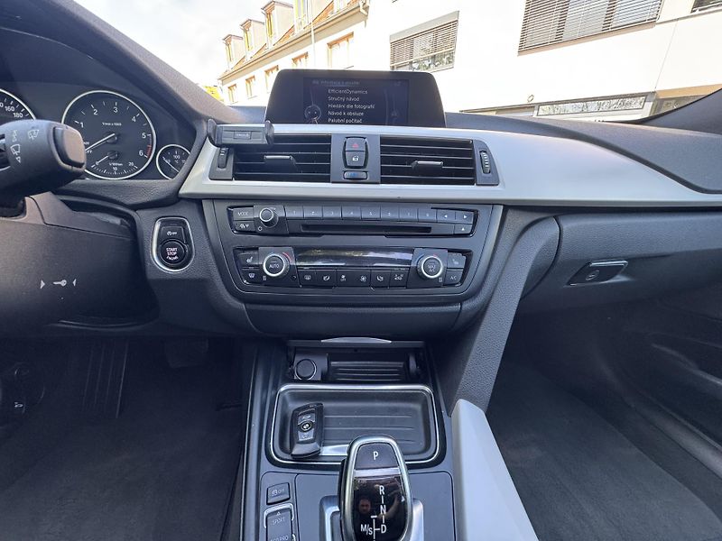 BMW Řada 3 330 GT panorama | kůže  - fotka 17 z 22