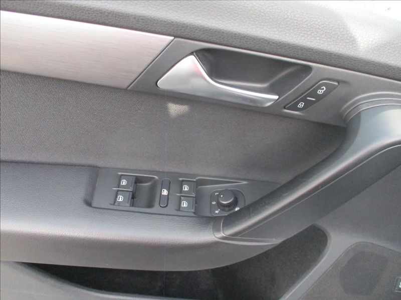 Volkswagen Passat 1,4 TSI,DSG,aut.klima,Navi, - fotka 33 z 47