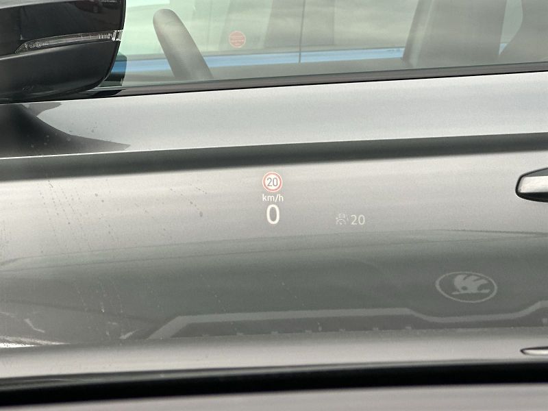 Škoda Superb (2024) 2.0 TSI 4x4 DSG L&K - fotka 38 z 45