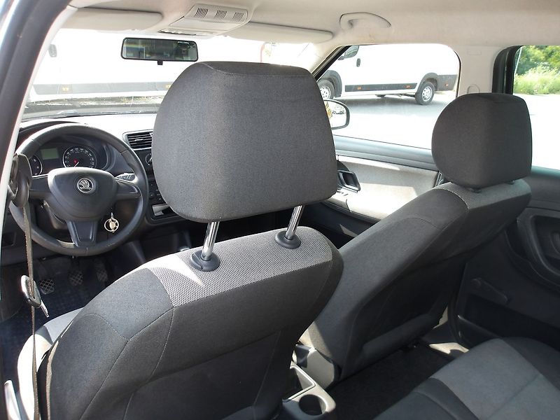 Škoda Fabia 1,4MPi 63kW KRASAVEC ! - fotka 19 z 25