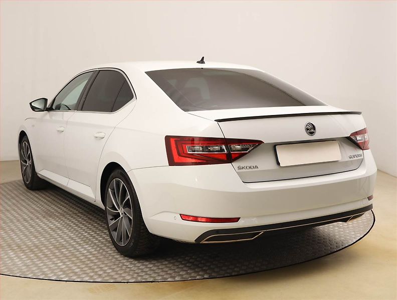 Škoda Superb (2017) Laurin&Klement 2.0 TSI - fotka 4 z 24