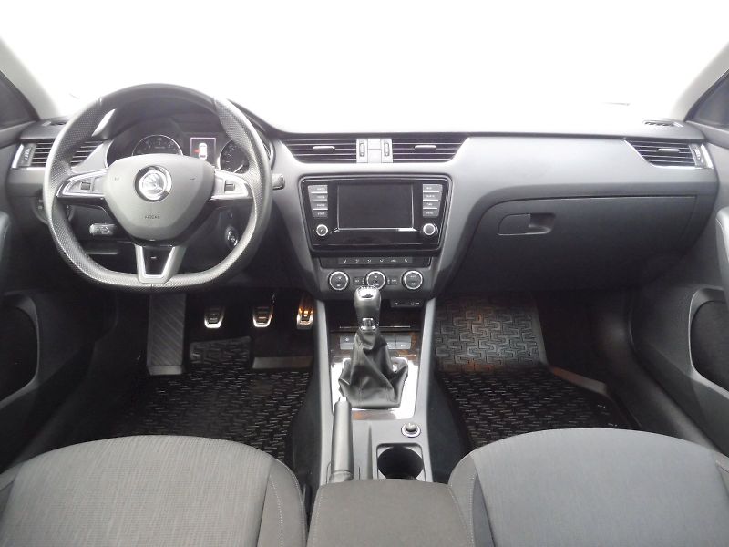 Škoda Octavia (2015) Combi Style Elegance 1,4 TSI C - fotka 5 z 27