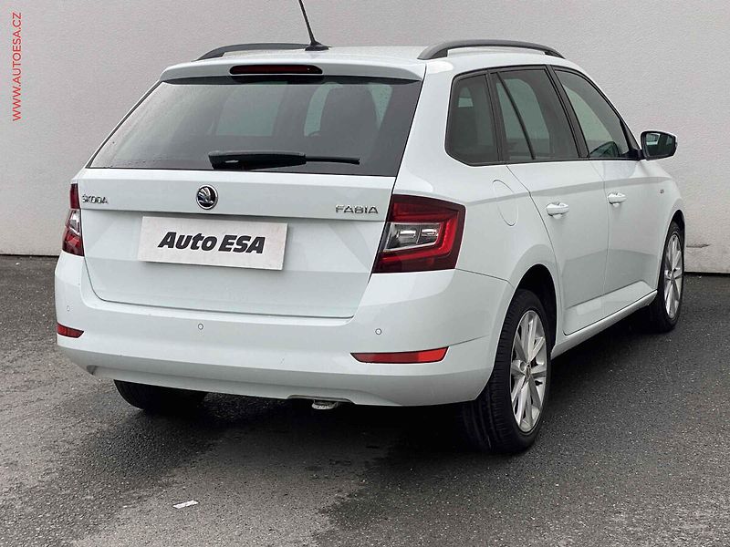 Škoda Fabia (2019) 1.0 TSi, Soleil, navi, +ALU - fotka 4 z 20