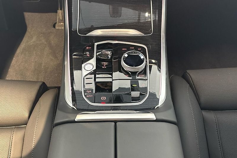 BMW X5 xDrive30d - fotka 10 z 12