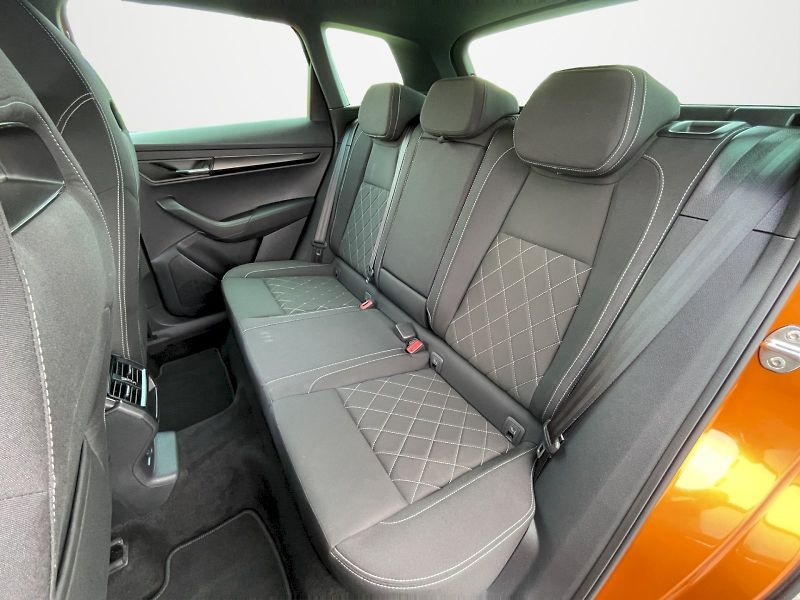 Škoda Karoq (2023) 1.5 TSI 110kW Sportline DSG - fotka 24 z 35